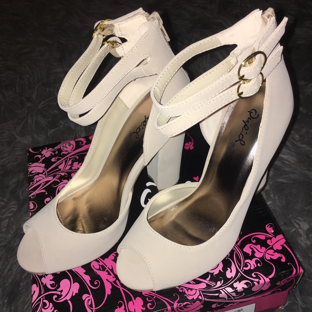 Cupid open toe heel. Size 6